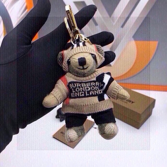 Luxurious Burberry Velvet Teddy Bear Keychain with Original Packaging for Sale - 图片 6