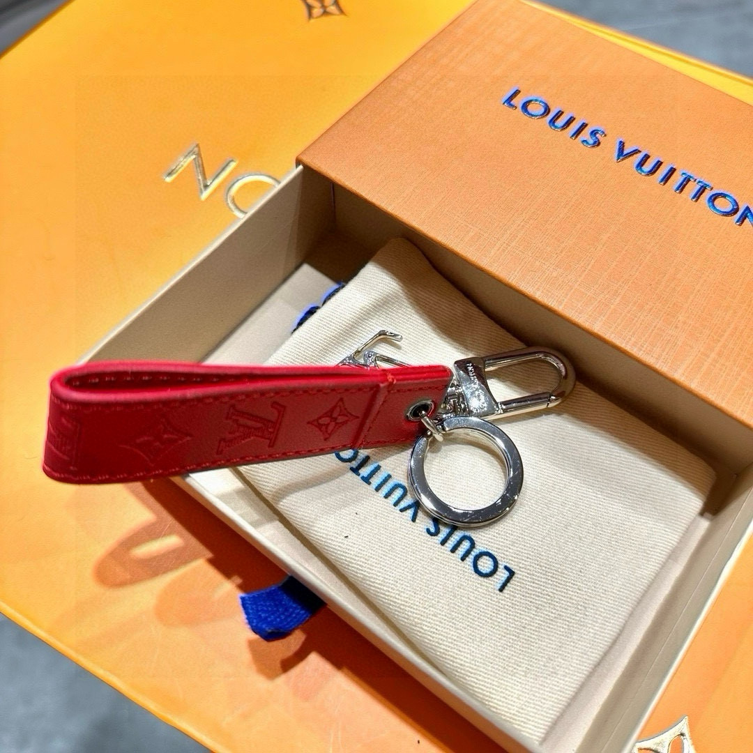 Louis Vixen’s 2024 Premiere: LV Dragonne Key Ring Upgrade Unveiled - 图片 9