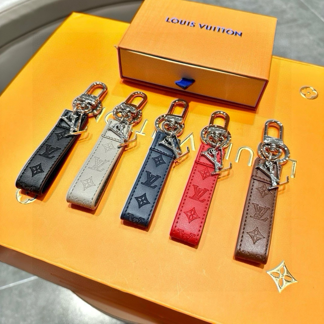 Louis Vixen’s 2024 Premiere: LV Dragonne Key Ring Upgrade Unveiled