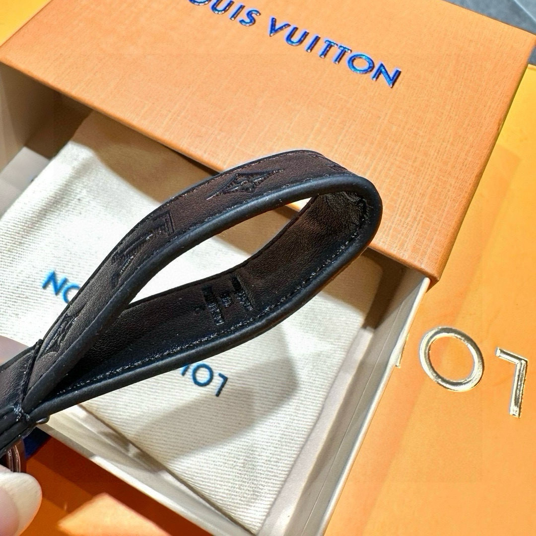 Louis Vuitton Dragonne Key Ring: New Design Unveiled for 2024 Premiere - 图片 7