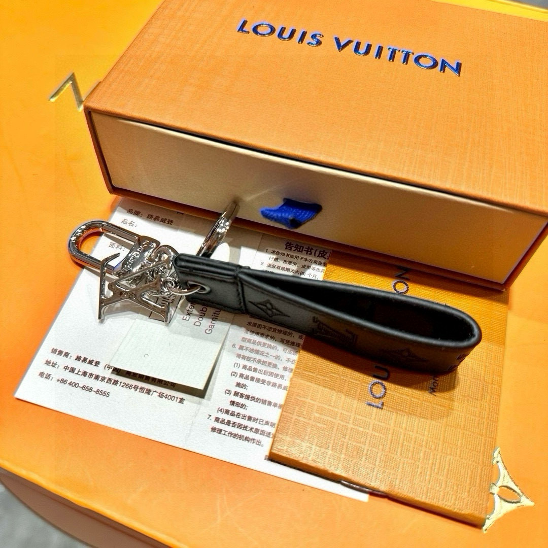 Louis Vuitton Dragonne Key Ring: New Design Unveiled for 2024 Premiere - 图片 4