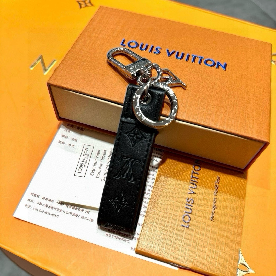 Louis Vuitton Dragonne Key Ring: New Design Unveiled for 2024 Premiere - 图片 3