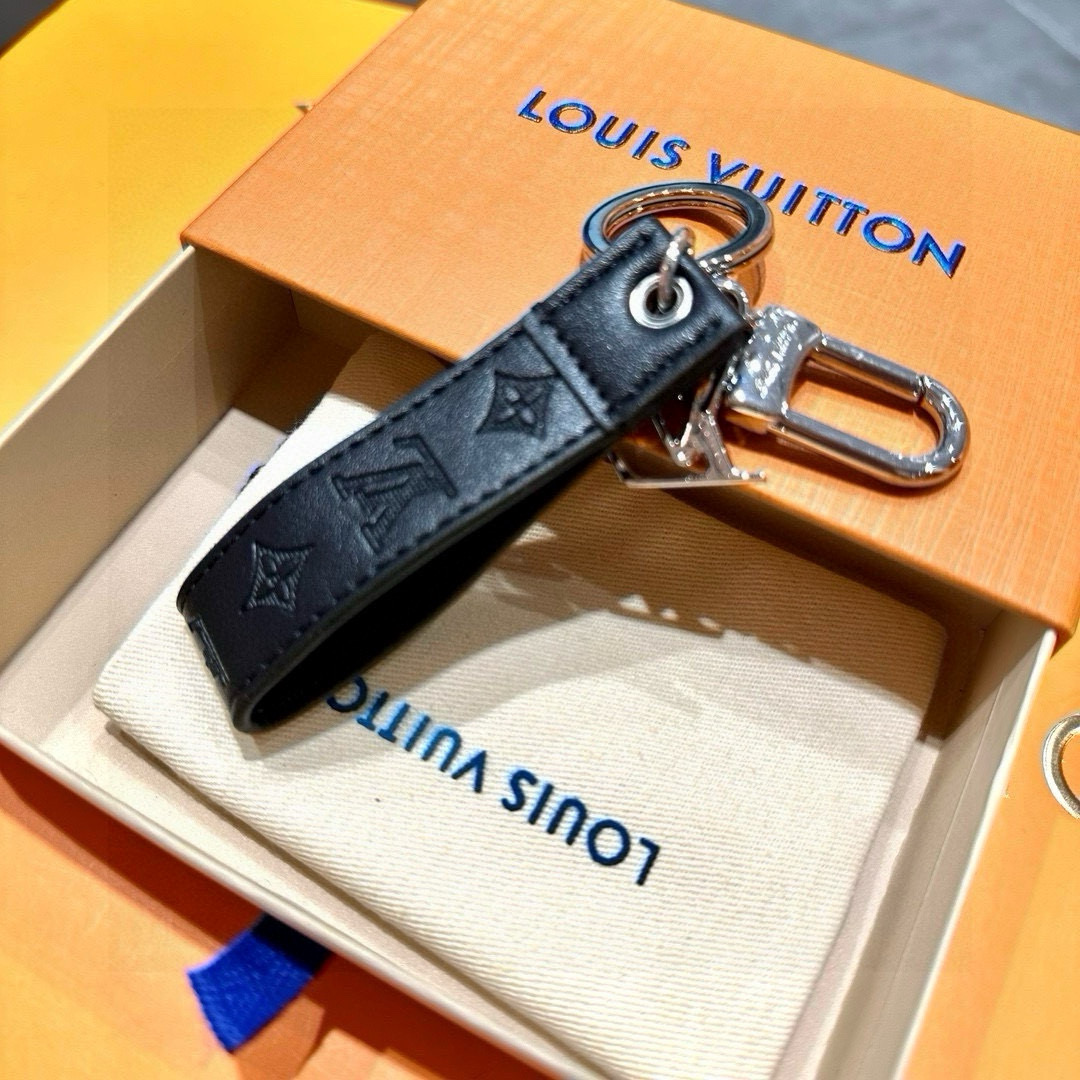 Louis Vuitton Dragonne Key Ring: New Design Unveiled for 2024 Premiere - 图片 8