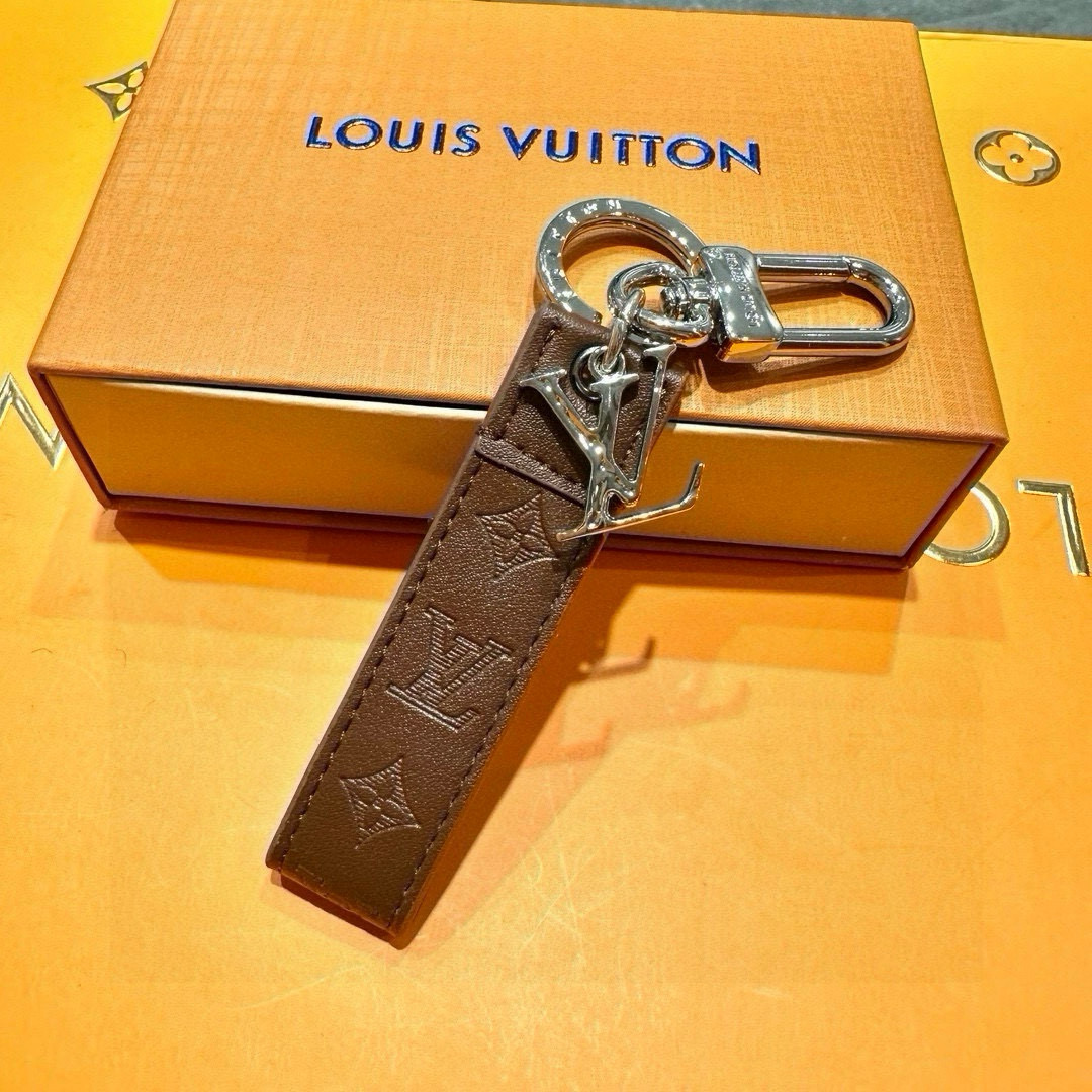 Louis Vuitton Dragonne Key Ring: New Design Unveiled for 2024 Premiere - 图片 3