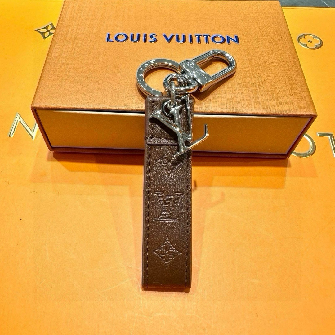 Louis Vuitton Dragonne Key Ring: New Design Unveiled for 2024 Premiere - 图片 4