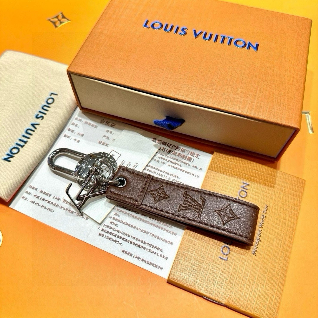 Louis Vuitton Dragonne Key Ring: New Design Unveiled for 2024 Premiere - 图片 9