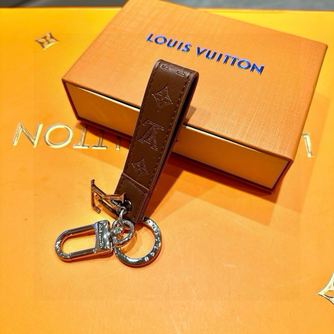 Louis Vuitton Dragonne Key Ring: New Design Unveiled for 2024 Premiere - 图片 7