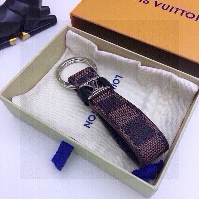 Louis Vuitton Dragonne Key Ring: Virgil Abloh-Inspired Design for Spring 2023. - 图片 5