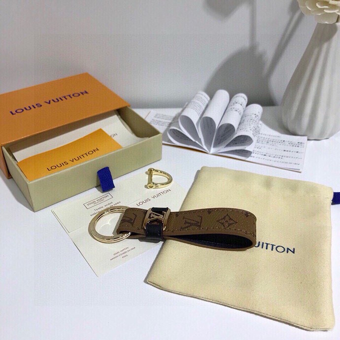 Louis Vuitton Dragonne Key Ring: Virgil Abloh’s 2024 Spring/Summer Premiere Accessory - 图片 5