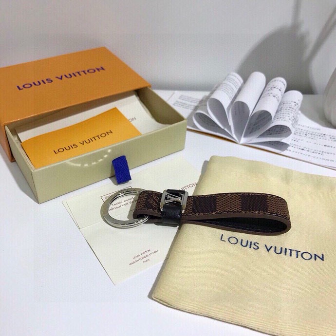 Louis Vuitton Dragonne Key Ring by Virgil Abloh: 2024 Spring/Summer Premiere Highlights - 图片 5