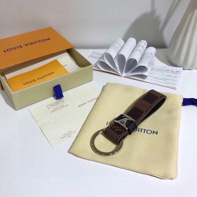 Louis Vuitton Dragonne Key Ring by Virgil Abloh: 2024 Spring/Summer Premiere Highlights - 图片 4