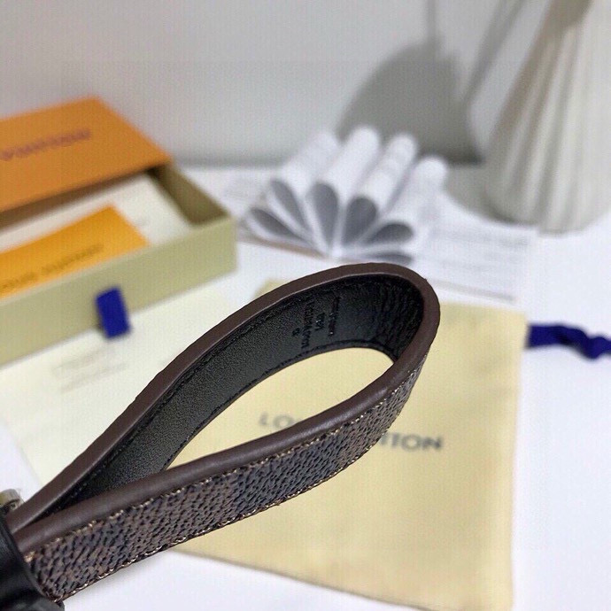 Louis Vuitton Dragonne Key Ring by Virgil Abloh: 2024 Spring/Summer Premiere Highlights - 图片 6