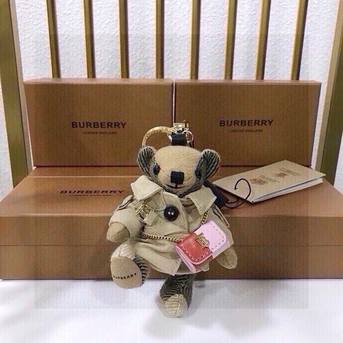 “Burberry Teddy Bear: Soft Velvet Fabric, Symmetrical Design, Quality Packaging” - 图片 6