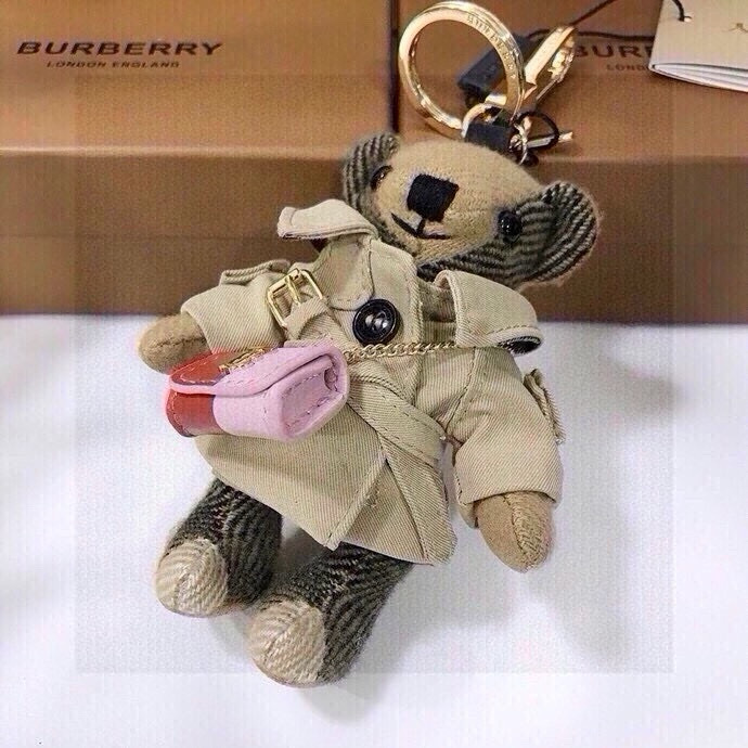 “Burberry Teddy Bear: Soft Velvet Fabric, Symmetrical Design, Quality Packaging” - 图片 4