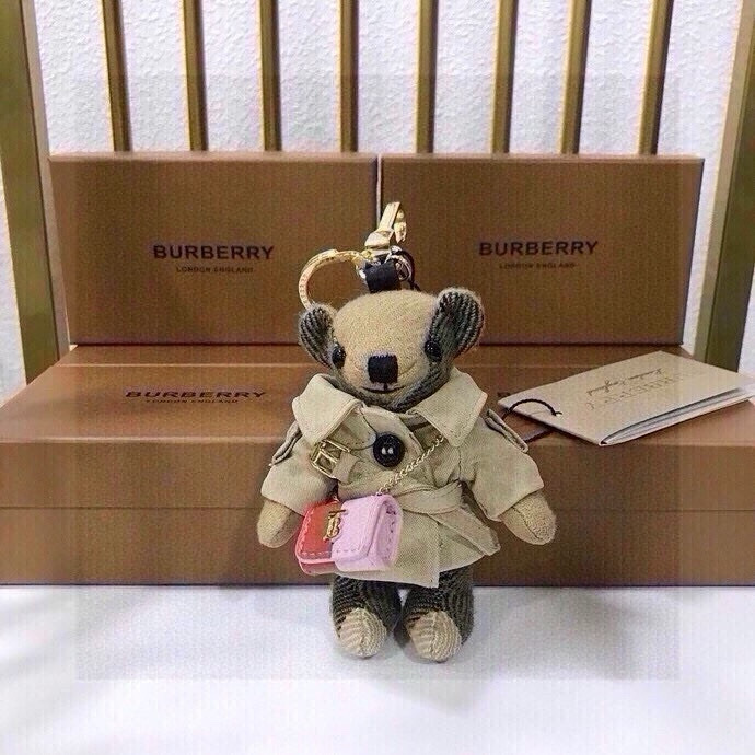 “Burberry Teddy Bear: Soft Velvet Fabric, Symmetrical Design, Quality Packaging” - 图片 3