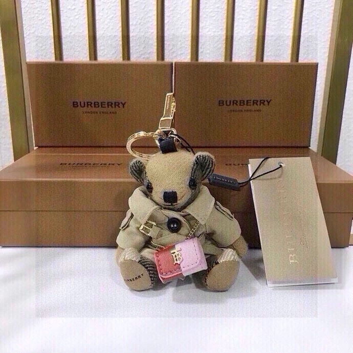 “Burberry Teddy Bear: Soft Velvet Fabric, Symmetrical Design, Quality Packaging” - 图片 2