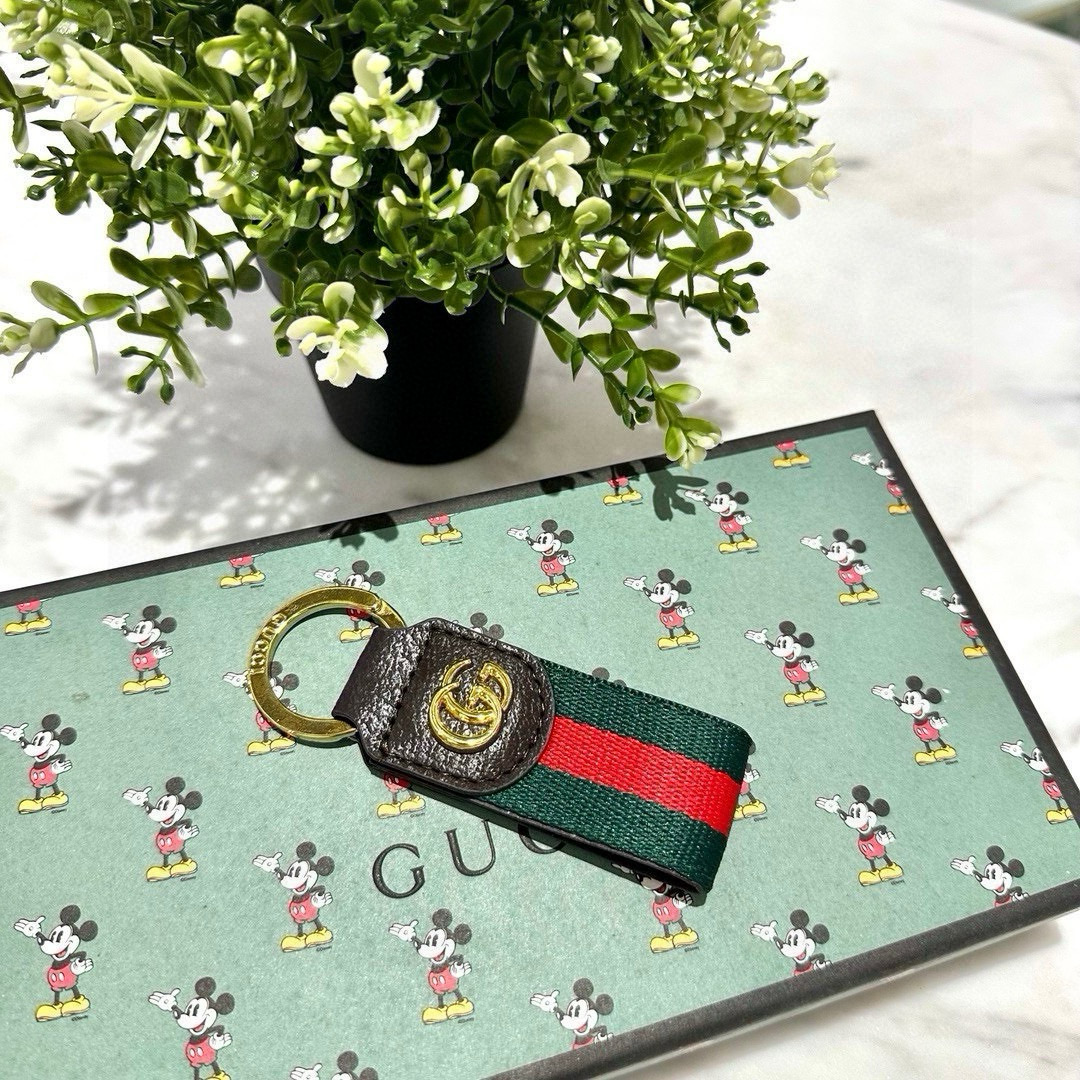 GUCCI M7109E Monogram Doorbar and Key Button: Original Packaging, Stylish and Functional - 图片 7