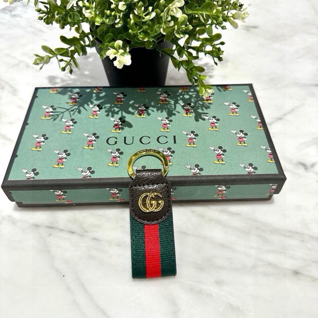 GUCCI M7109E Monogram Doorbar and Key Button: Original Packaging, Stylish and Functional - 图片 3