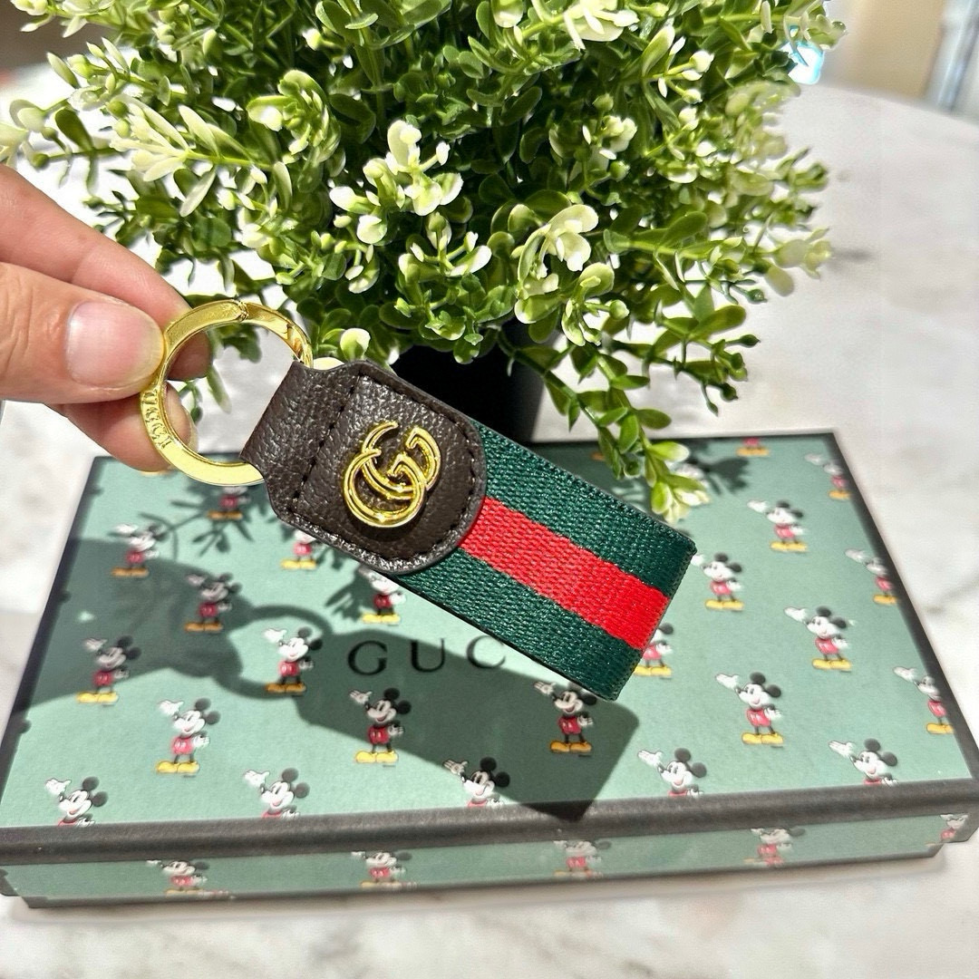 GUCCI M7109E Monogram Doorbar and Key Button: Original Packaging, Stylish and Functional - 图片 9