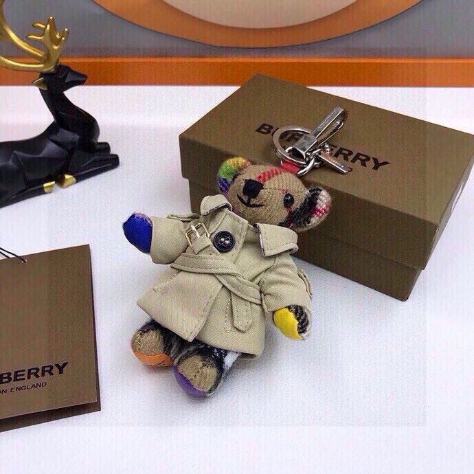 “Soft Velvet Bear Doll with Symmetrical Features, $222 – New Sale!” - 图片 3