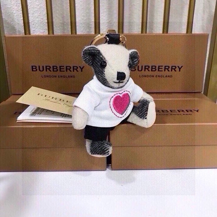Burberry Velvet Bear Toy: Soft, Symmetrical, Toxic-Free Filling, $209 - 图片 2