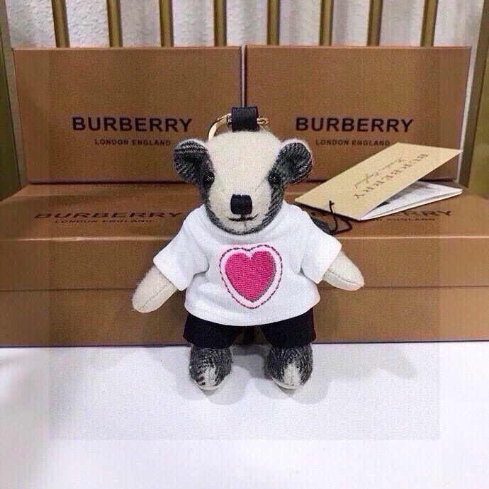 Burberry Velvet Bear Toy: Soft, Symmetrical, Toxic-Free Filling, $209 - 图片 4