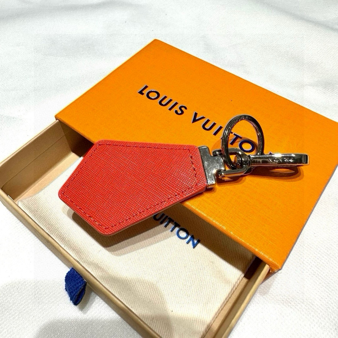 Prada Leather Key Ring with Polished Steel Fittings and Charms - 图片 3