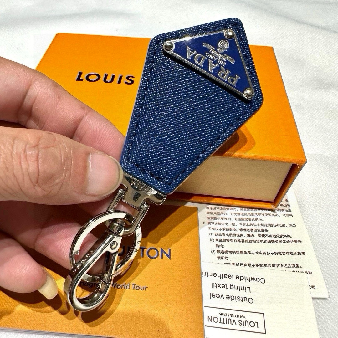 Prada Leather Key Ring with Polished Steel Fittings and Charms - 图片 8