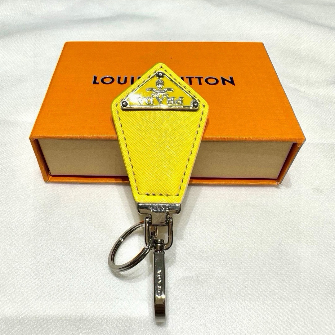 Prada Leather Key Ring with Polished Steel Fittings and Charms - 图片 8