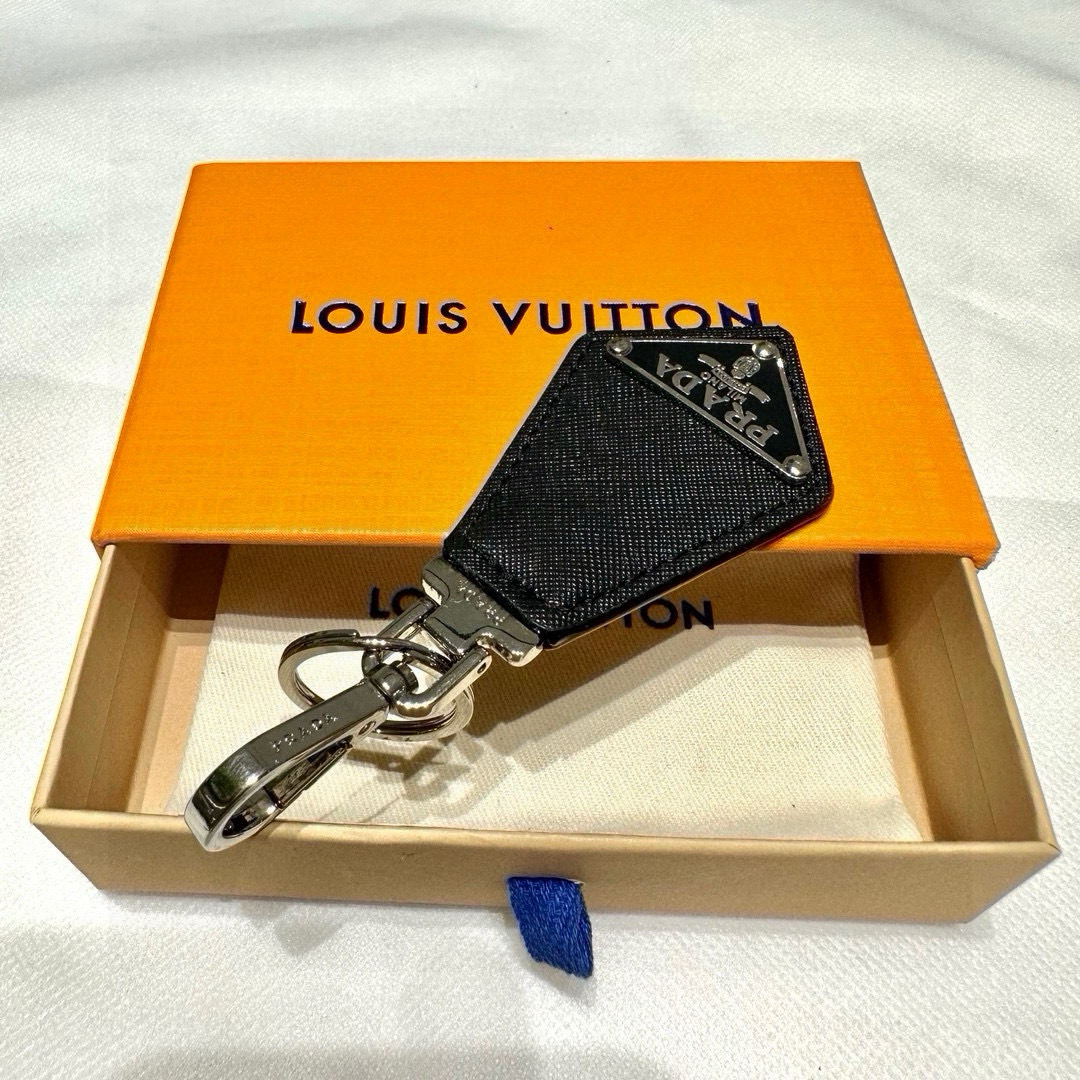 Prada Leather Key Ring with Polished Steel Fittings and Charms - 图片 8