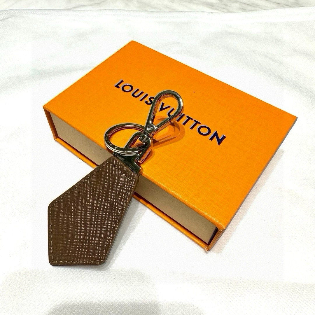 Prada Leather Key Ring with Polished Steel Fittings and Charms - 图片 4