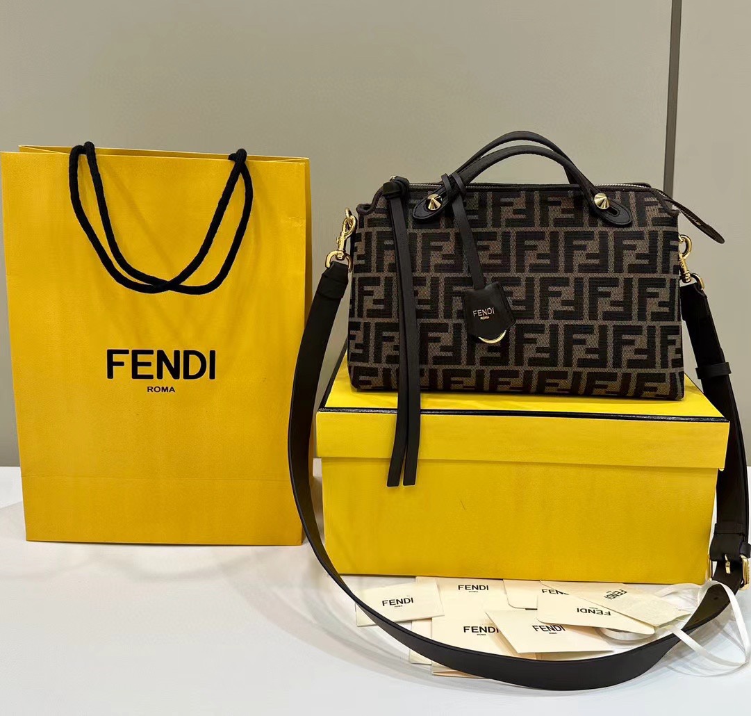 Fendi Sacs À Main Réplique de haute qualité
 Couleur du café Cuir veau vache