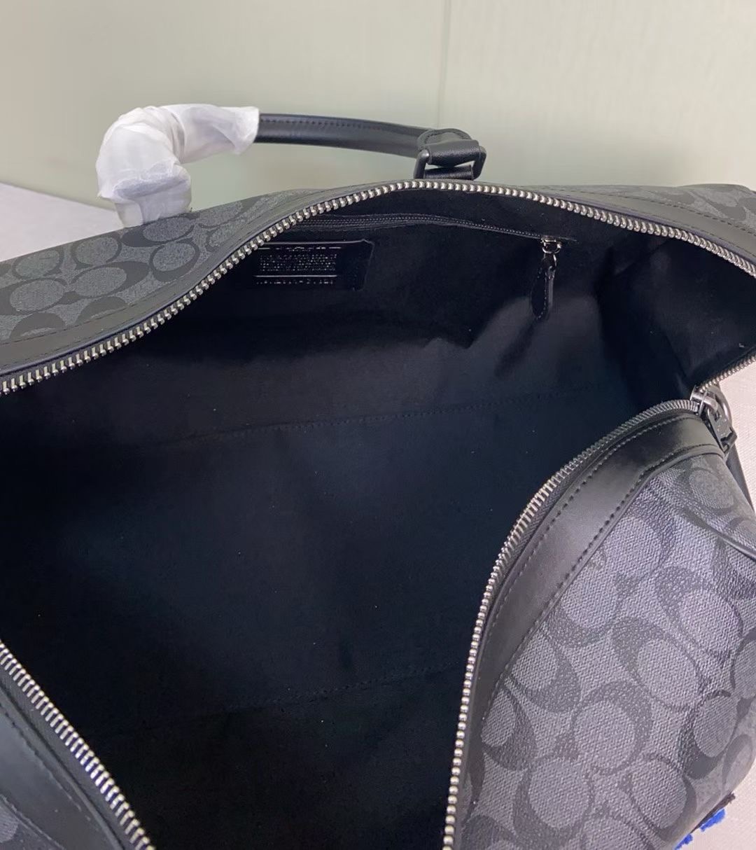 Coach Coa*h 25年1月份新品Venturer旅行包 来啦 CY829 的包型搭配徽章设计