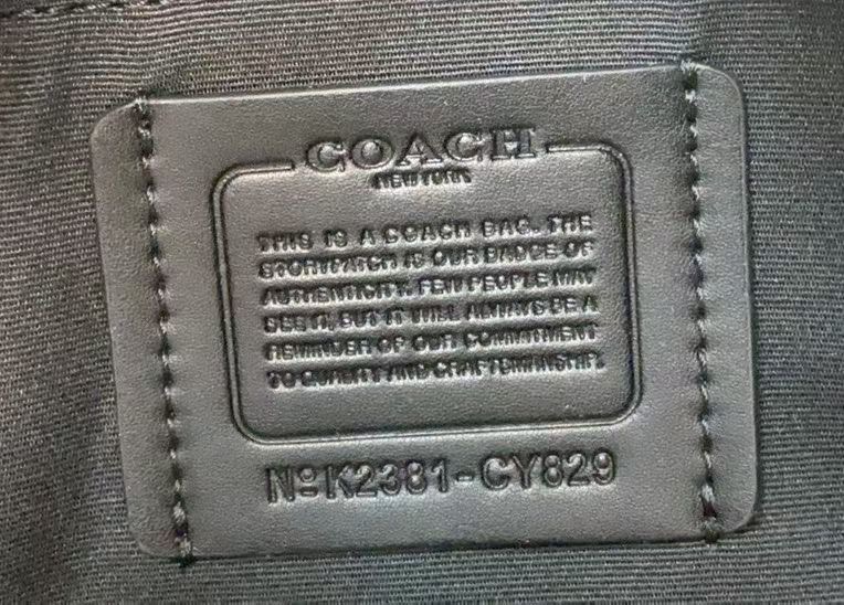 Coach Coa*h 25年1月份新品Venturer旅行包 来啦 CY829 的包型搭配徽章设计