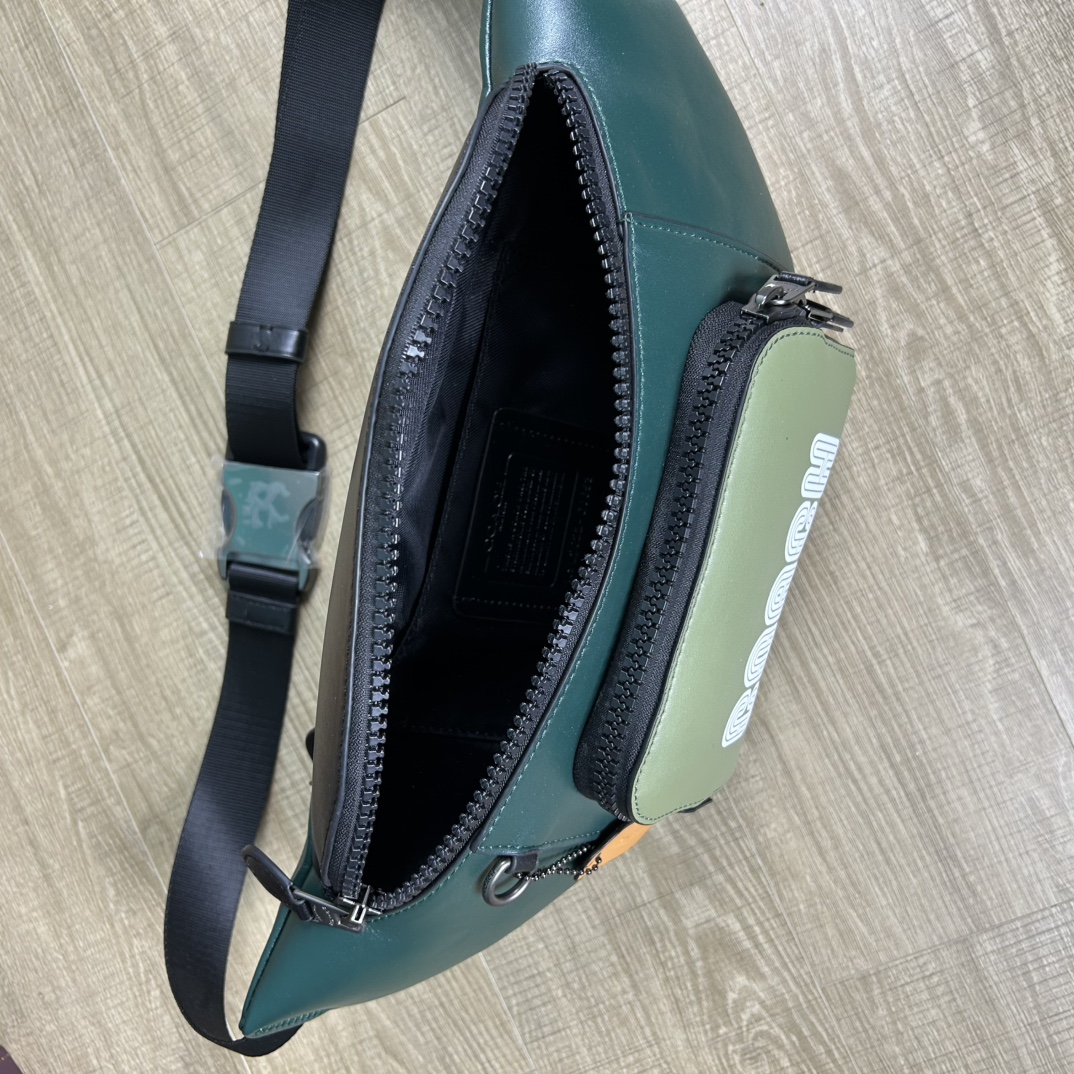 Coach C6653 标志TRACK 胸包腰包 PVC老花料配进口头层牛皮 客供五金 内置多功能袋
