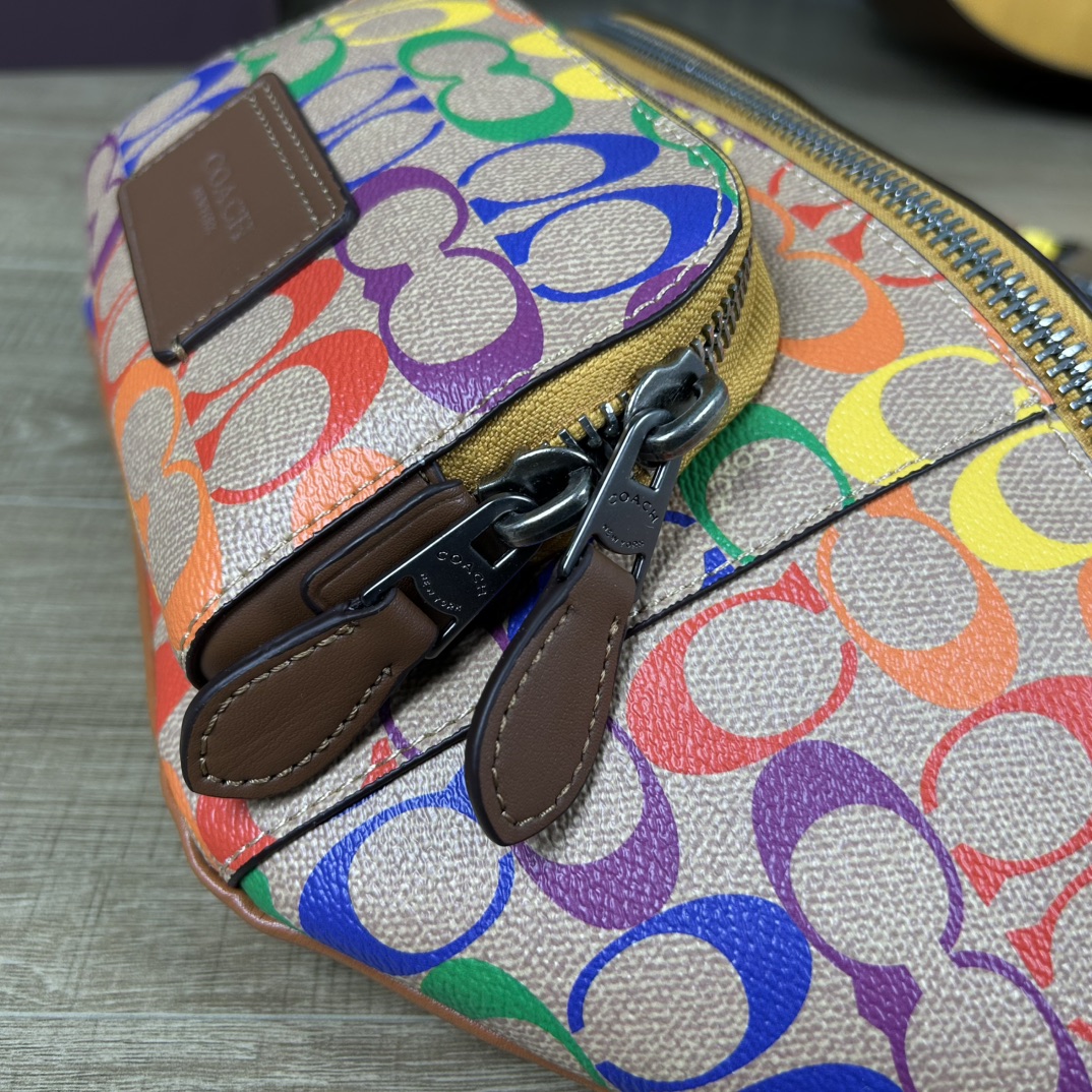 Coach C9847 标志TRACK 胸包腰包 PVC老花料配进口头层牛皮 客供五金 内置多功能袋