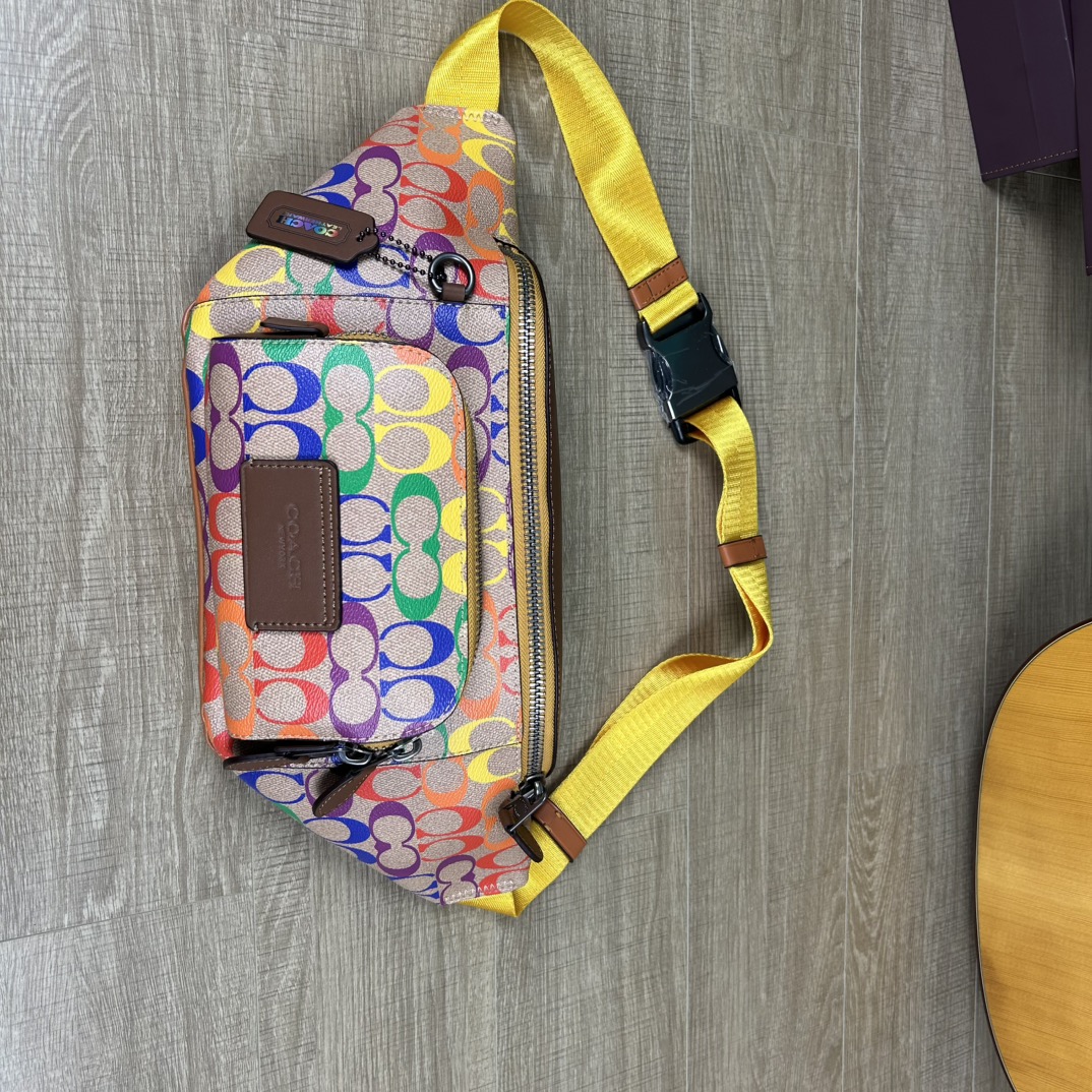 Coach C9847 标志TRACK 胸包腰包 PVC老花料配进口头层牛皮 客供五金 内置多功能袋