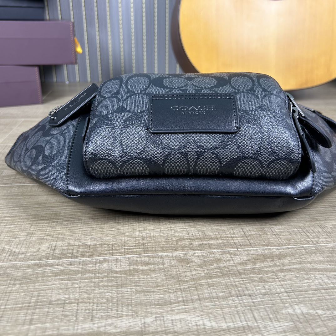 Coach C3765 标志TRACK 胸包腰包 PVC老花料配进口头层牛皮 客供五金 内置多功能袋