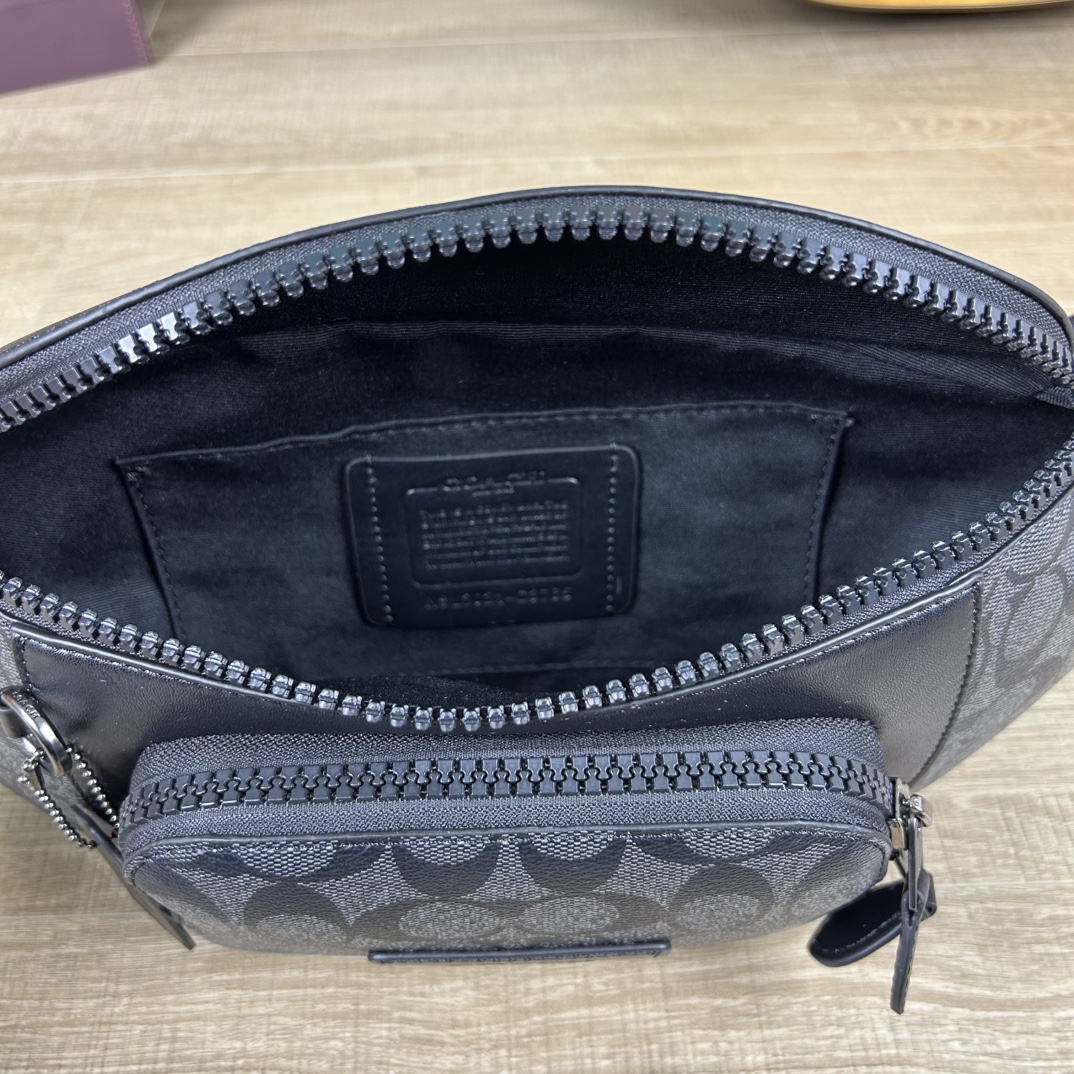 Coach C3765 标志TRACK 胸包腰包 PVC老花料配进口头层牛皮 客供五金 内置多功能袋