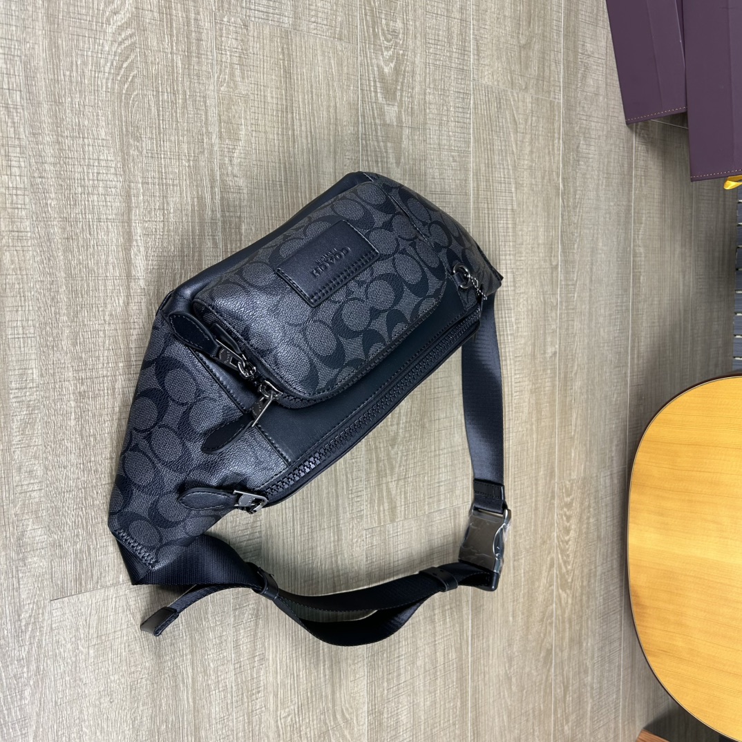 Coach C3765 标志TRACK 胸包腰包 PVC老花料配进口头层牛皮 客供五金 内置多功能袋