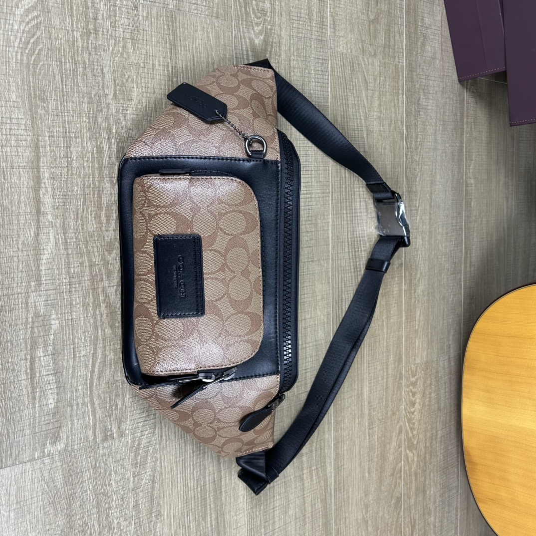 Coach C3765 标志TRACK 胸包腰包 PVC老花料配进口头层牛皮 客供五金 内置多功能袋