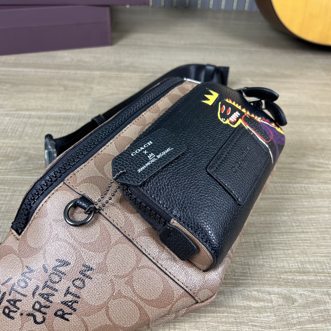Coach C5422 标志TRACK 胸包腰包 PVC老花料配进口头层牛皮 客供五金 内置多功能袋