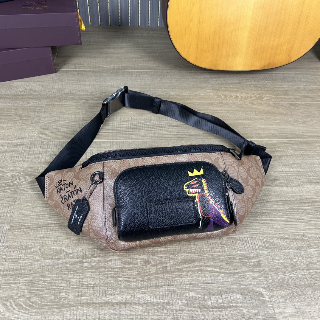 Coach C5422 标志TRACK 胸包腰包 PVC老花料配进口头层牛皮 客供五金 内置多功能袋