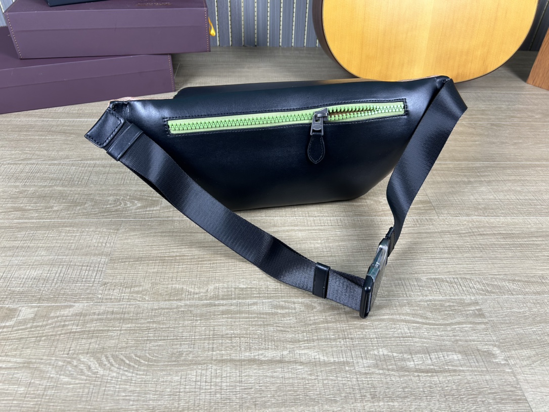 Coach CC019 标志TRACK 胸包腰包 PVC老花料配进口头层牛皮 客供五金 内置多功能袋