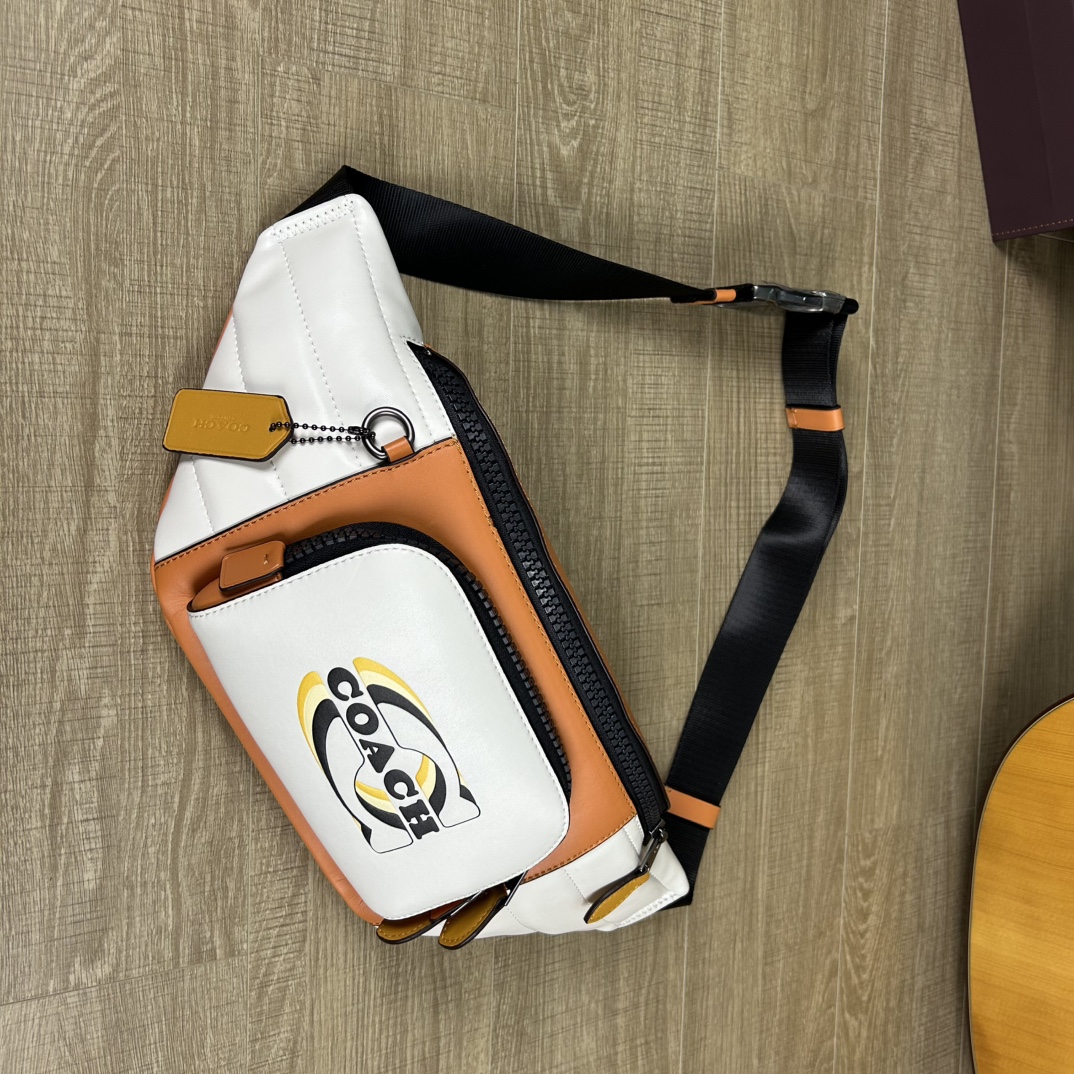 Coach CE552 标志TRACK 胸包腰包 PVC老花料配进口头层牛皮 客供五金 内置多功能袋