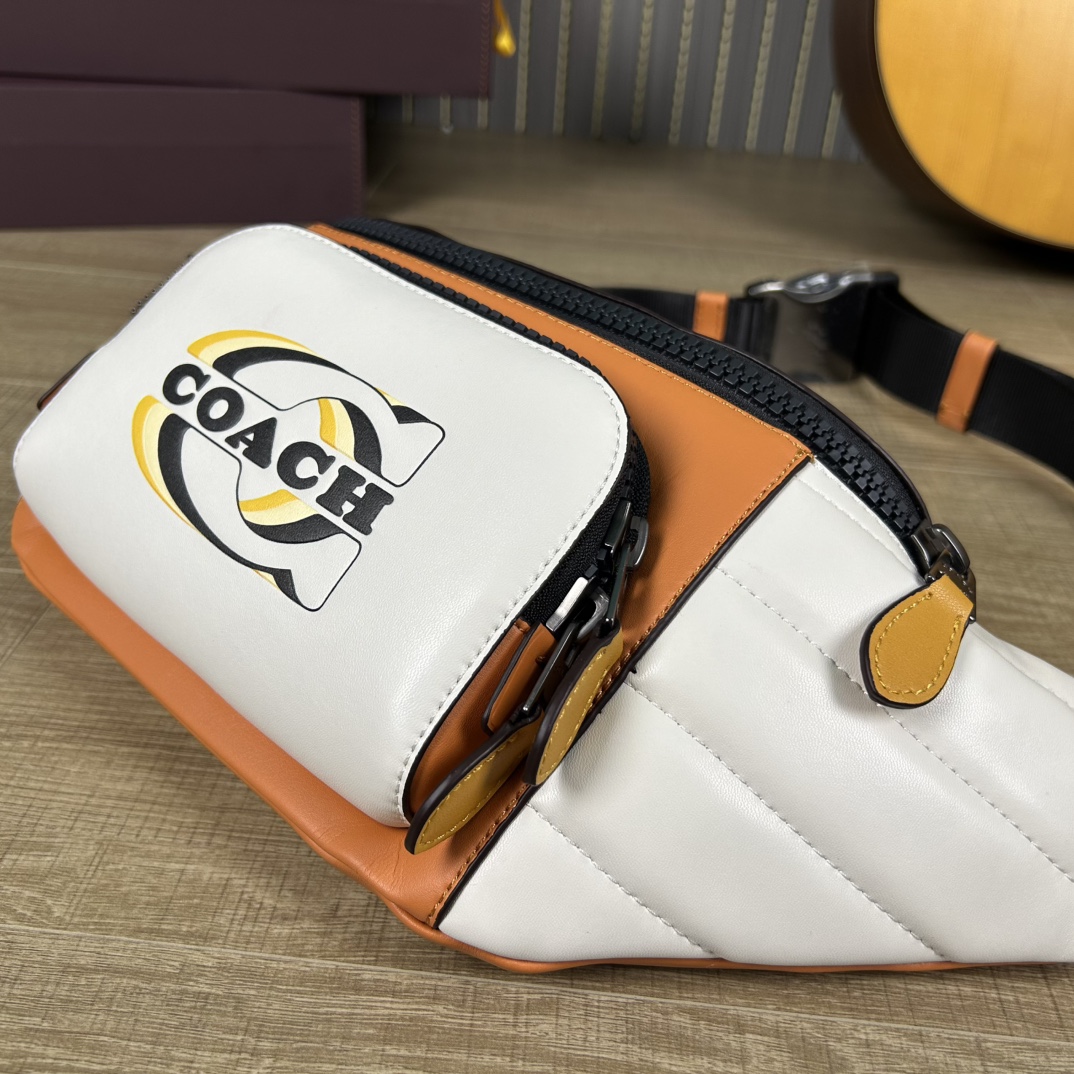 Coach CE552 标志TRACK 胸包腰包 PVC老花料配进口头层牛皮 客供五金 内置多功能袋