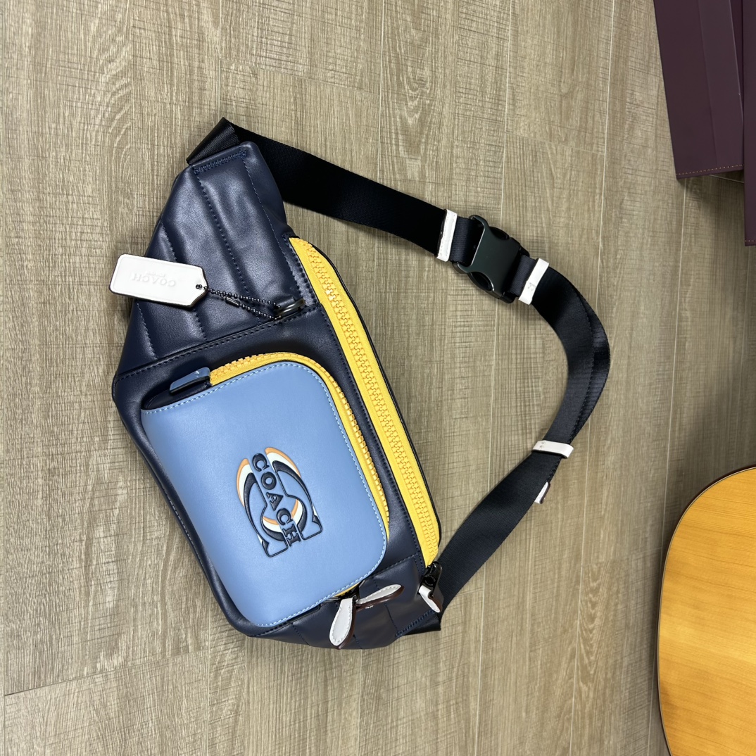 Coach CE552 标志TRACK 胸包腰包 PVC老花料配进口头层牛皮 客供五金 内置多功能袋