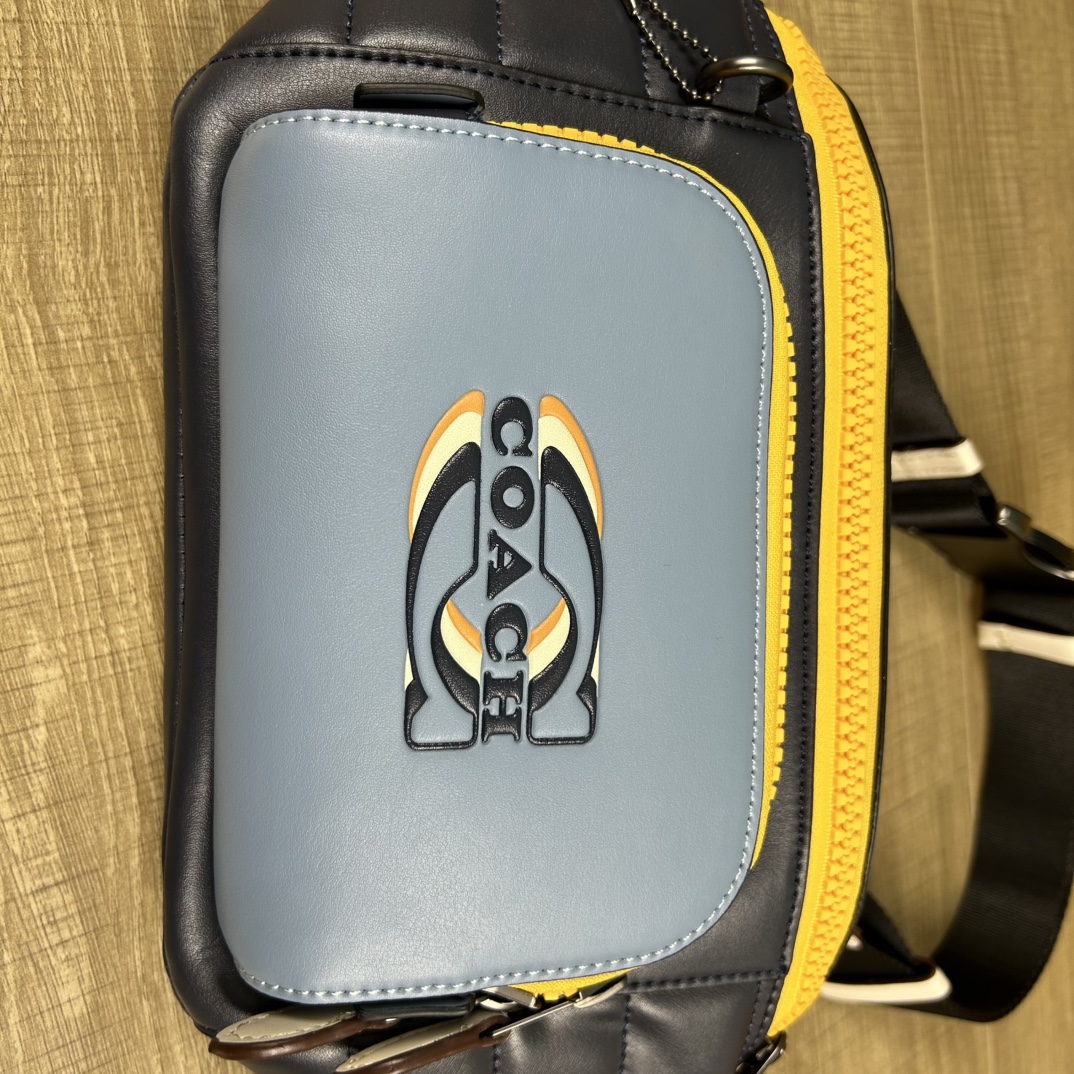 Coach CE552 标志TRACK 胸包腰包 PVC老花料配进口头层牛皮 客供五金 内置多功能袋