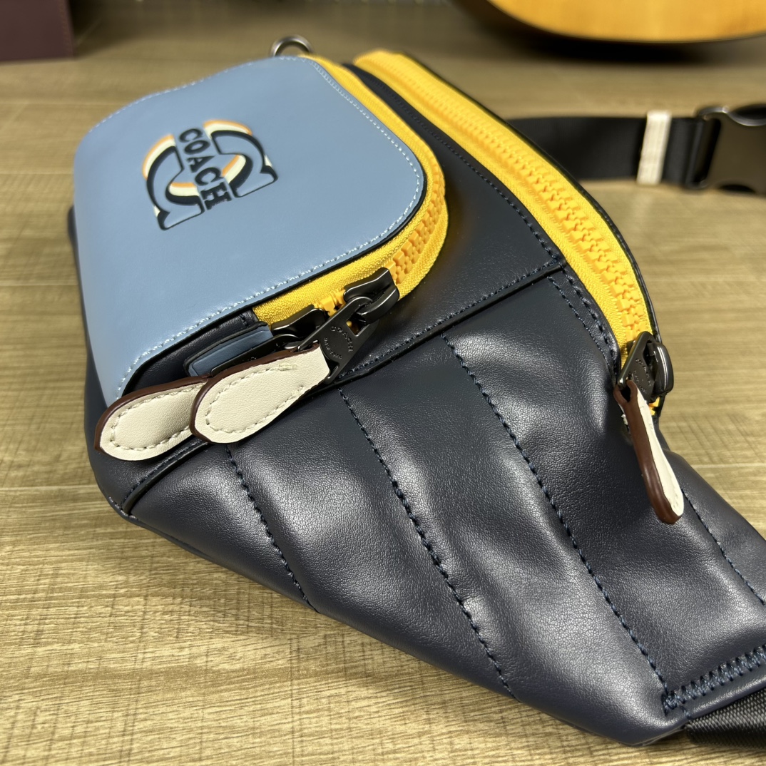 Coach CE552 标志TRACK 胸包腰包 PVC老花料配进口头层牛皮 客供五金 内置多功能袋