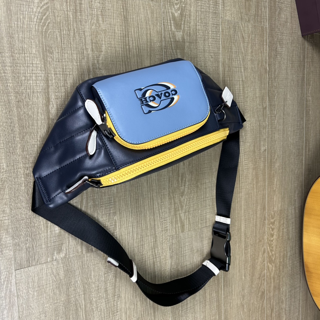 Coach CE552 标志TRACK 胸包腰包 PVC老花料配进口头层牛皮 客供五金 内置多功能袋